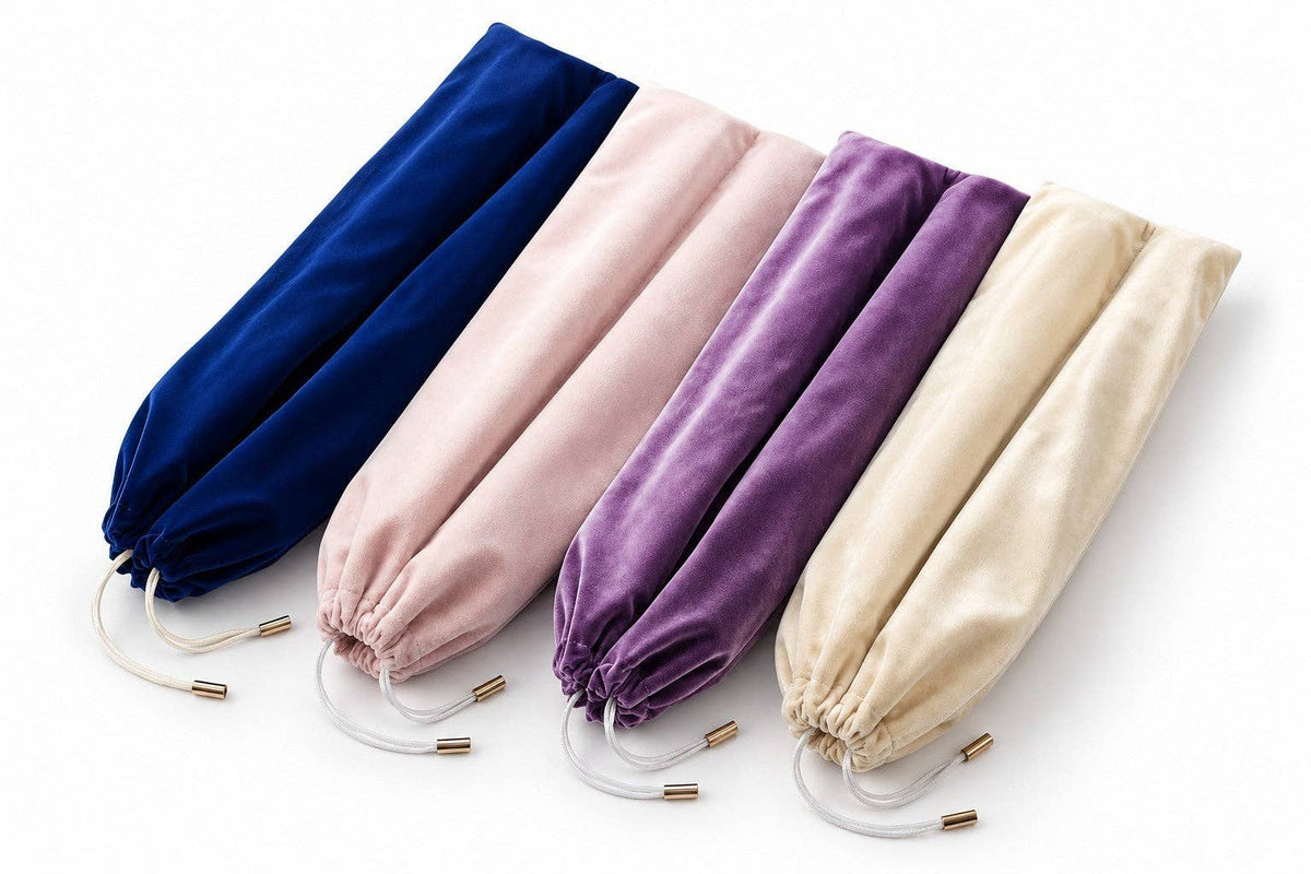 Velvet mahjong rack bag with two pockets holds four racks